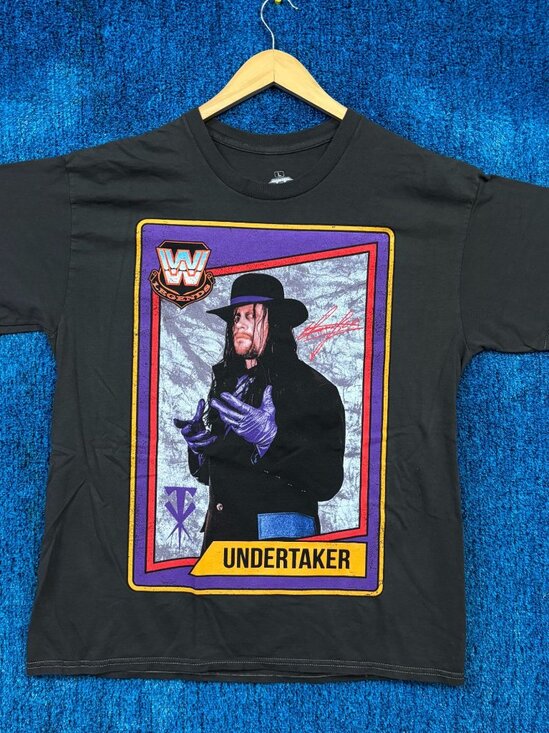 The Undertaker Deadman Forever Trading Card Promo WWE Tee L - Picture 1 of 4